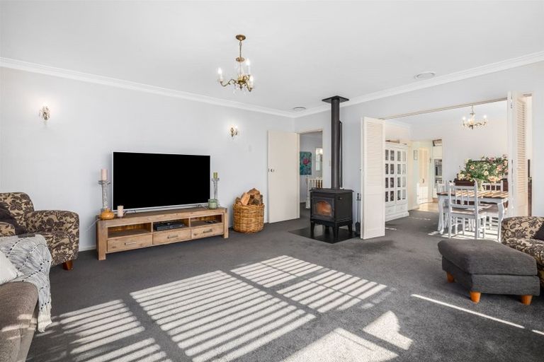 Photo of property in 12 Balliol Drive, Tawa, Wellington, 5028