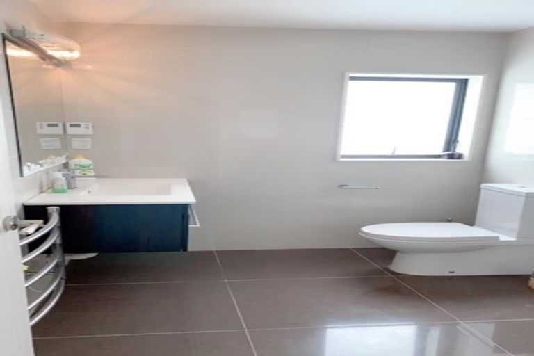 Photo of property in 14 Kilear Close, Pinehill, Auckland, 0632