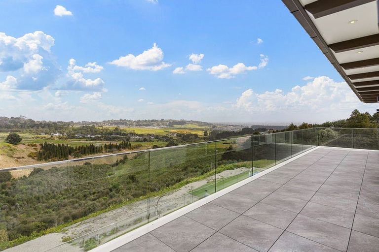 Photo of property in 34 Michael Bosher Way, Flat Bush, Auckland, 2019