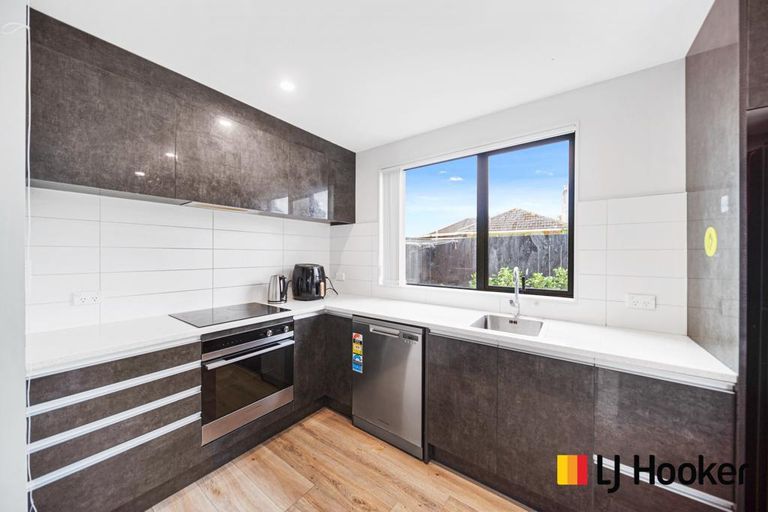 Photo of property in 49 Marumaru Lane, Manurewa, Auckland, 2102