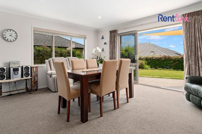 Photo of property in 52 Kayelene Place, Omokoroa, 3114