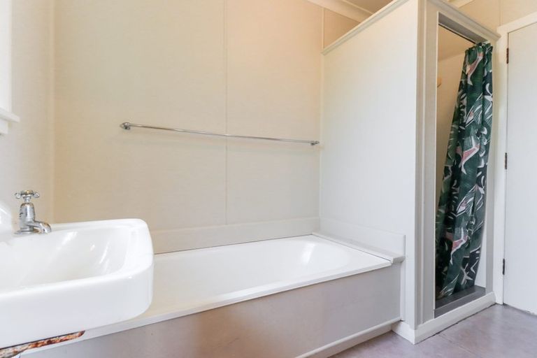 Photo of property in 11 Anglesey Place, Awapuni, Palmerston North, 4412