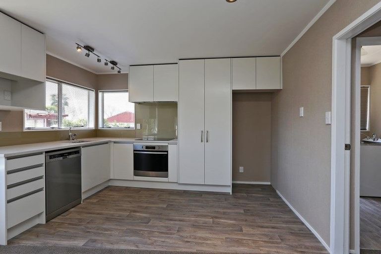 Photo of property in 17 Breadalbane Road, Havelock North, 4130