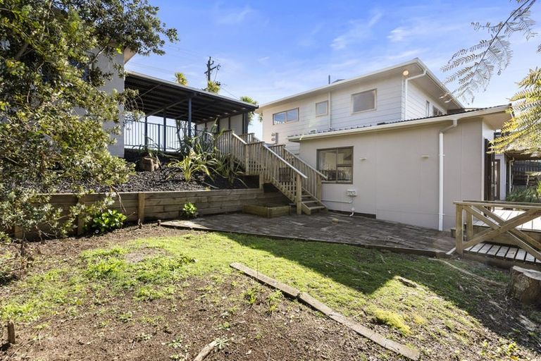 Photo of property in 27 Ferry Parade, Herald Island, Auckland, 0618