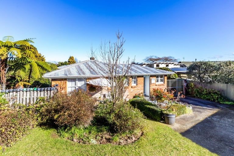 Photo of property in 12 Titoki Avenue, Waipahihi, Taupo, 3330