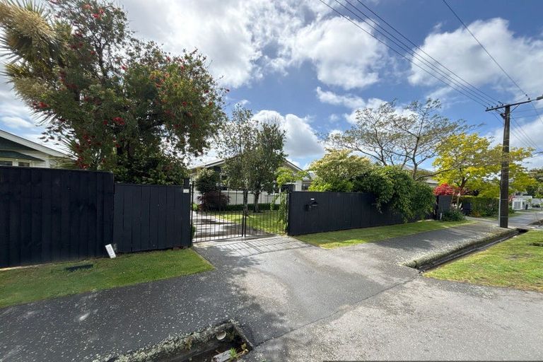 Photo of property in 38 Alpha Avenue, Strowan, Christchurch, 8052