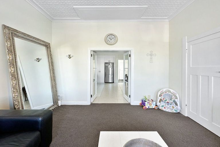 Photo of property in 18 Swiss Avenue, Gonville, Whanganui, 4501