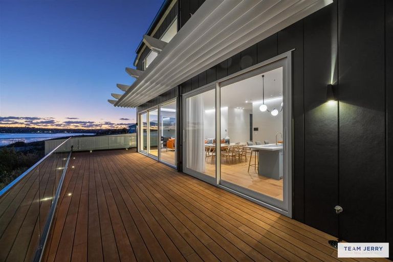 Photo of property in 4 Seawind Way, Hobsonville, Auckland, 0616