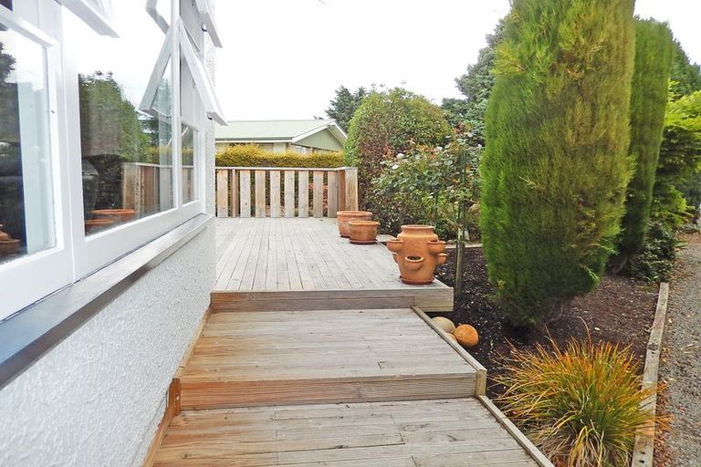 Photo of property in 16 Burn Street, Holmes Hill, Oamaru, 9401