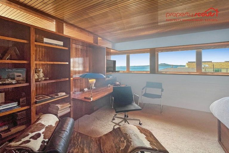 Photo of property in Seaview Apartments, 5/64 Milford Road, Milford, Auckland, 0620