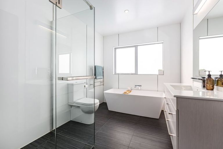 Photo of property in 7 Aoraki Rise, Aotea, Porirua, 5024