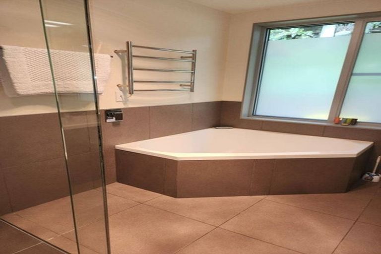 Photo of property in 98a Normandale Road, Normandale, Lower Hutt, 5010