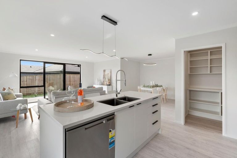 Photo of property in 25 Te Paea Avenue, Karaka, 2124