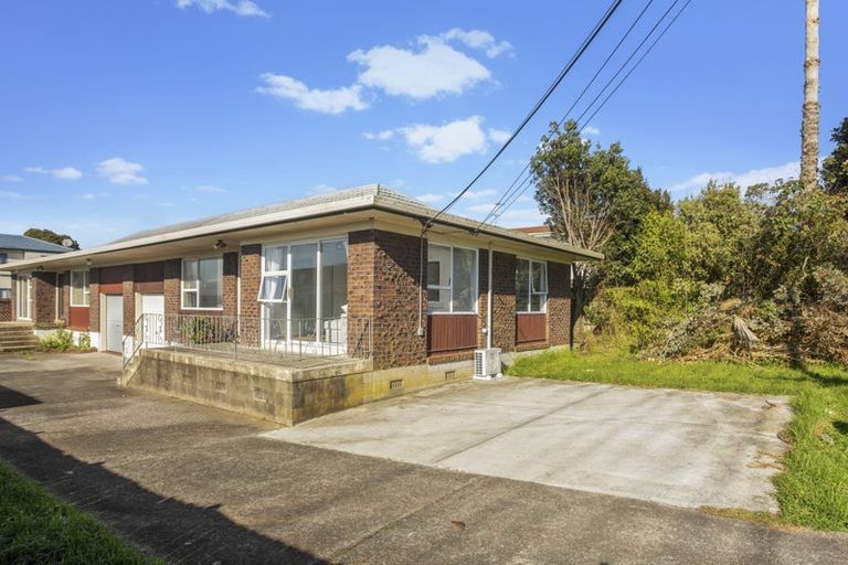 Photo of property in 1/69 Hepburn Road, Glendene, Auckland, 0602