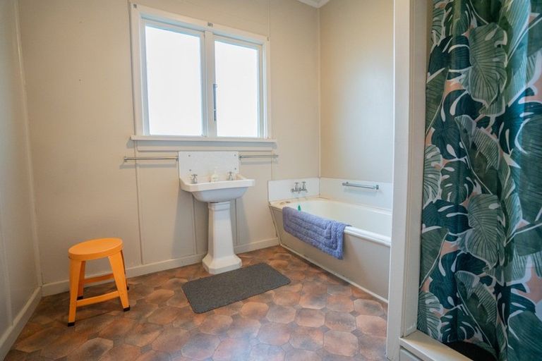 Photo of property in 2 Hillary Street, Winton, 9720