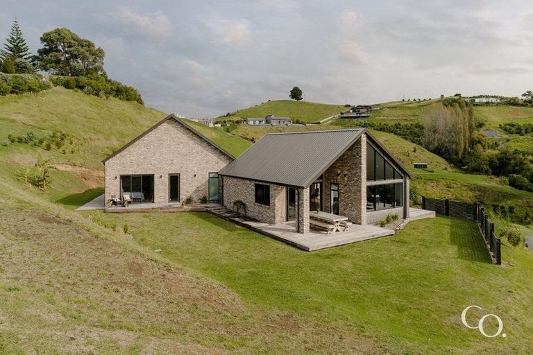 Photo of property in 42 Te Auhi Way, Welcome Bay, Tauranga, 3112