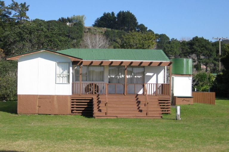 Photo of property in 30 Marine Parade, Cooks Beach, Whitianga, 3591