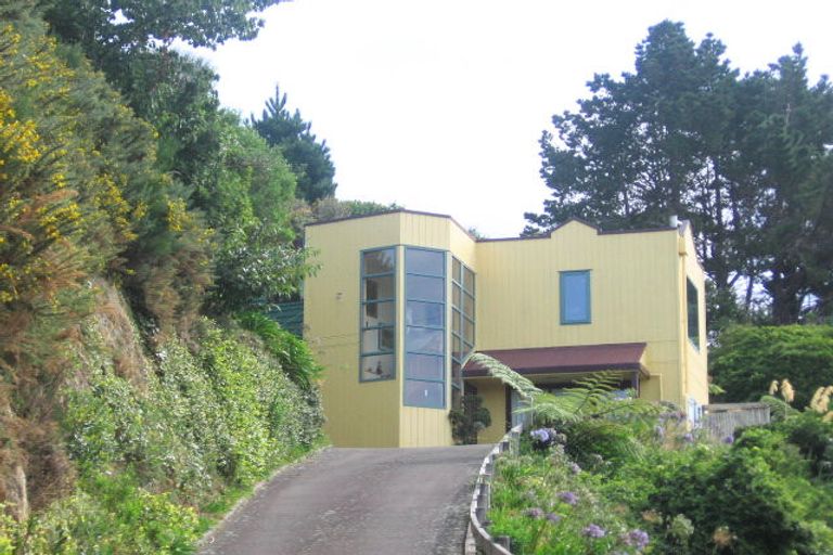 Photo of property in 11 Chequers Way, Crofton Downs, Wellington, 6035