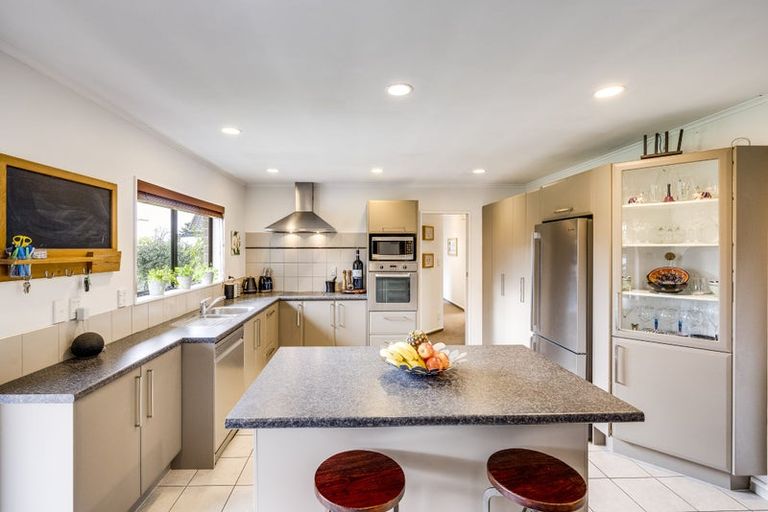 Photo of property in 4 Hetley Crescent, Taradale, Napier, 4112