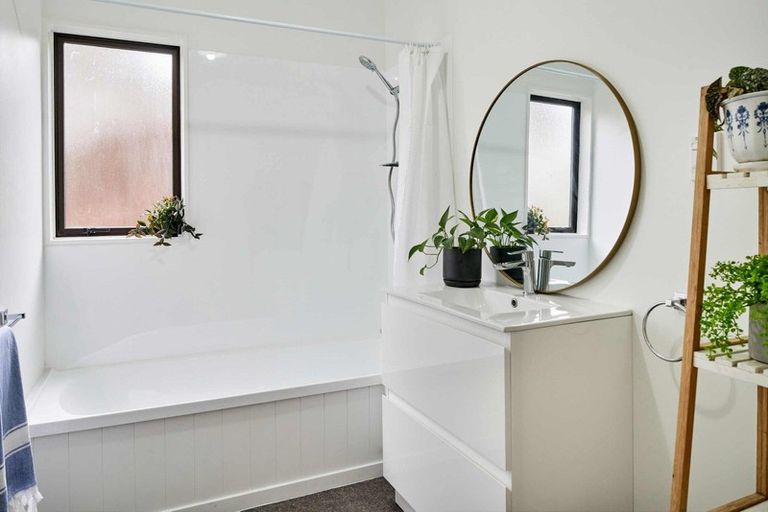 Photo of property in 63 Omapere Street, Whitby, Porirua, 5024