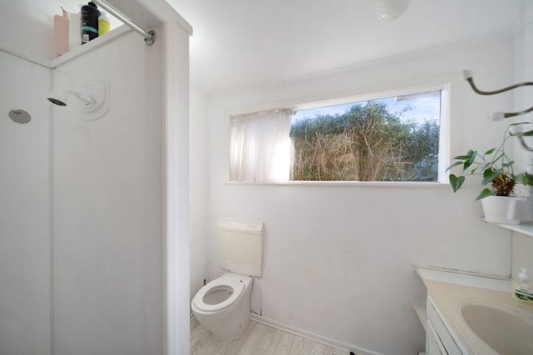 Photo of property in 23 Pohutukawa Avenue, Shelly Park, Auckland, 2014