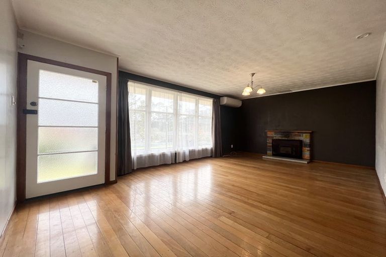 Photo of property in 44 Wilsher Crescent, Henderson, Auckland, 0612