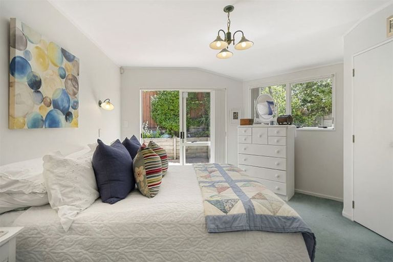 Photo of property in 10 Palmgreen Court, Stanmore Bay, Whangaparaoa, 0932