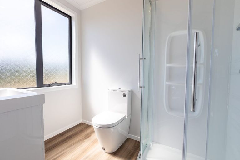 Photo of property in 3 Hillview Crescent, Paparangi, Wellington, 6037