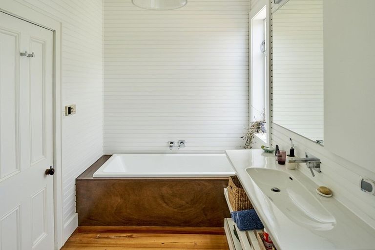 Photo of property in 8 Mcfarlane Street, Mount Victoria, Wellington, 6011