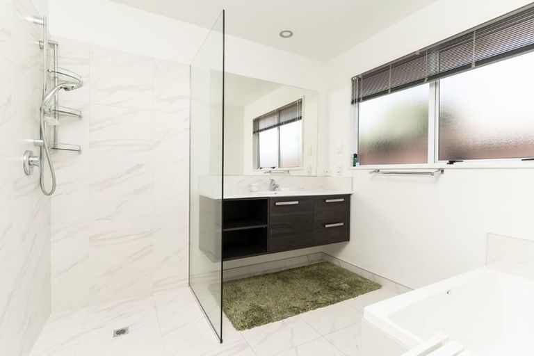 Photo of property in 42 Beauford Place, Parklands, Christchurch, 8083