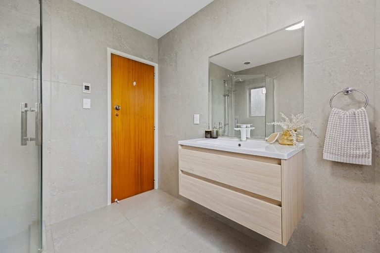 Photo of property in 11a Woodstock Place, Russley, Christchurch, 8042