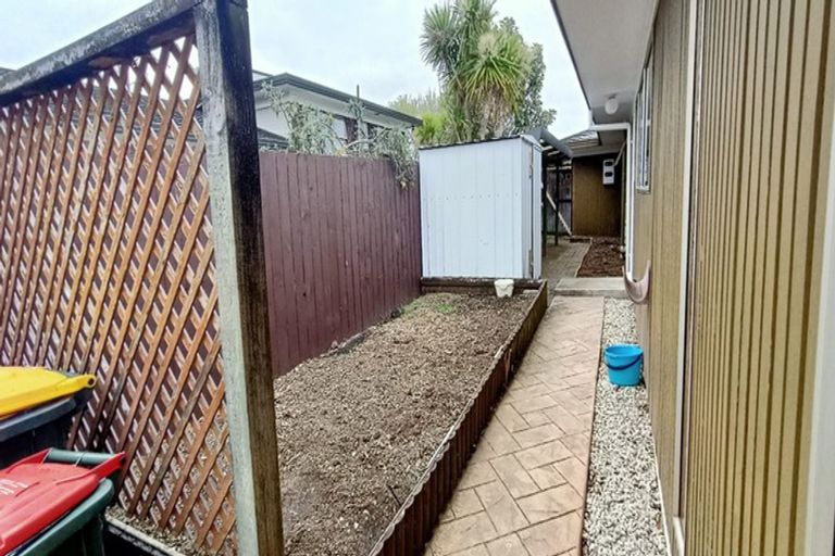 Photo of property in 27 Rushgreen Avenue, Pahurehure, Papakura, 2113