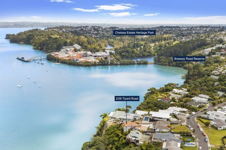 Photo of property in 2/26 Tizard Road, Birkenhead, Auckland, 0626