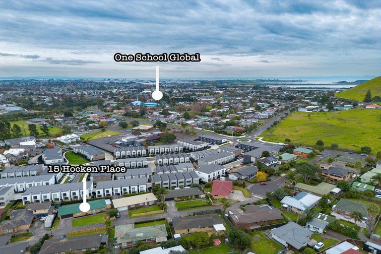 Photo of property in 15 Hocken Place, Mangere Bridge, Auckland, 2022