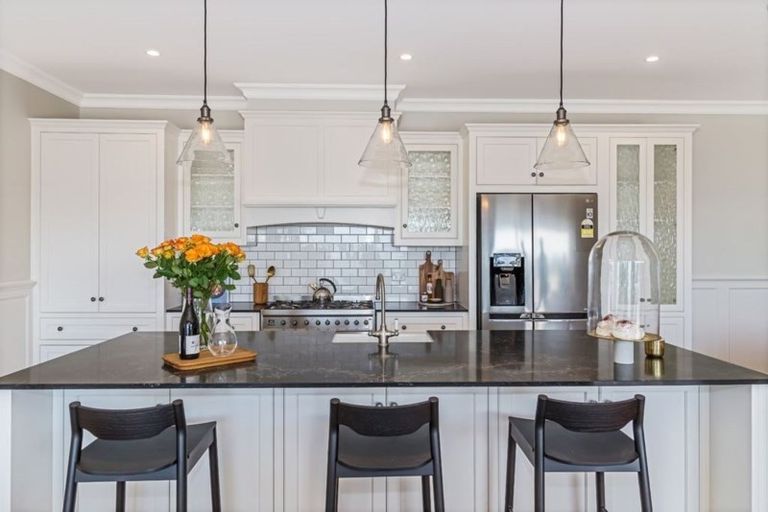 Photo of property in 2e Vipond Road, Stanmore Bay, Whangaparaoa, 0932