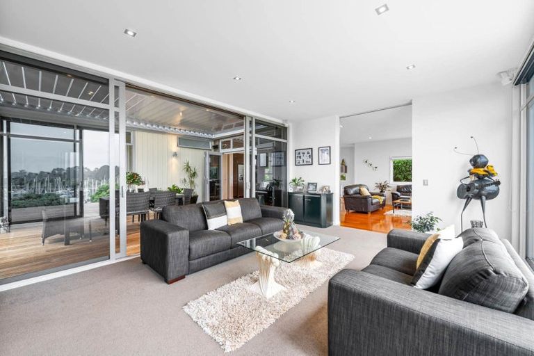 Photo of property in 81 Pine Harbour Parade, Beachlands, Auckland, 2018