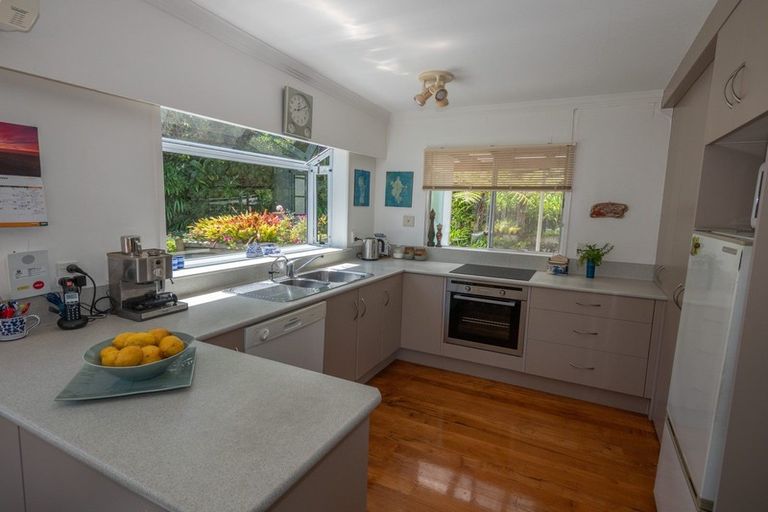 Photo of property in 8 Kotare Drive, Coopers Beach, 0420