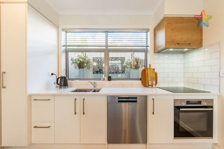 Photo of property in 5 Tarata Lane, Avalon, Lower Hutt, 5011