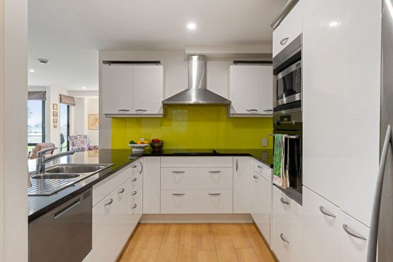 Photo of property in 9/80 Salamanca Road, Kelburn, Wellington, 6012