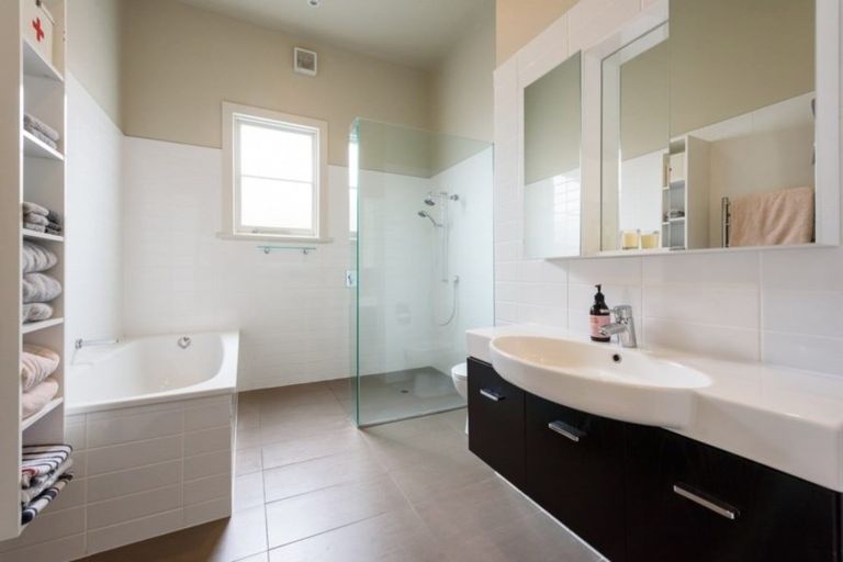 Photo of property in 11 Upper Bourke Street, Kilbirnie, Wellington, 6022