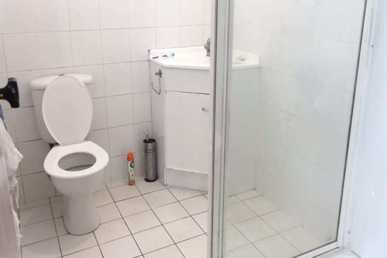 Photo of property in 21 Astley Avenue, New Lynn, Auckland, 0600