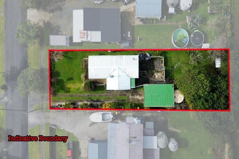 Photo of property in 18 Bertram Road, Kawakawa Bay, 2585