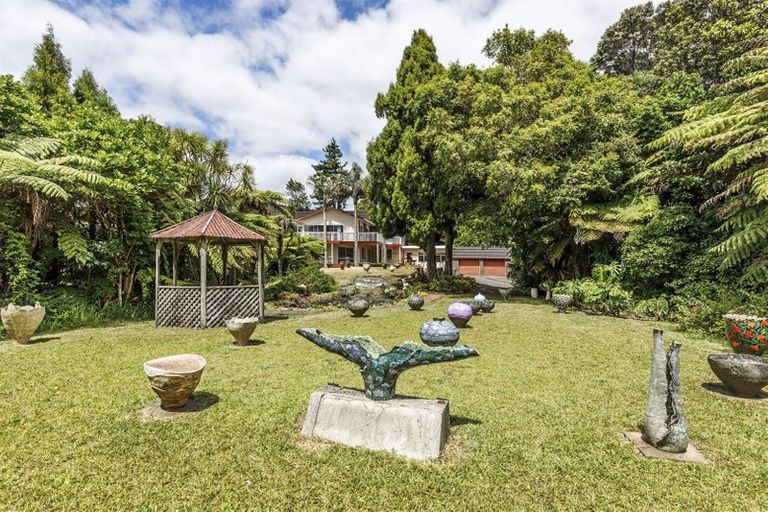 Photo of property in 96 Opanuku Road, Henderson Valley, Auckland, 0612
