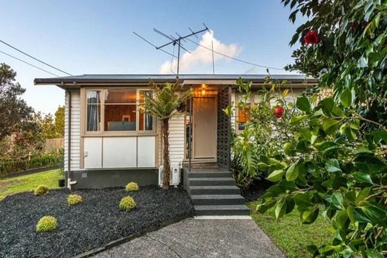 Photo of property in 20 Woodvale Road, Glen Eden, Auckland, 0602