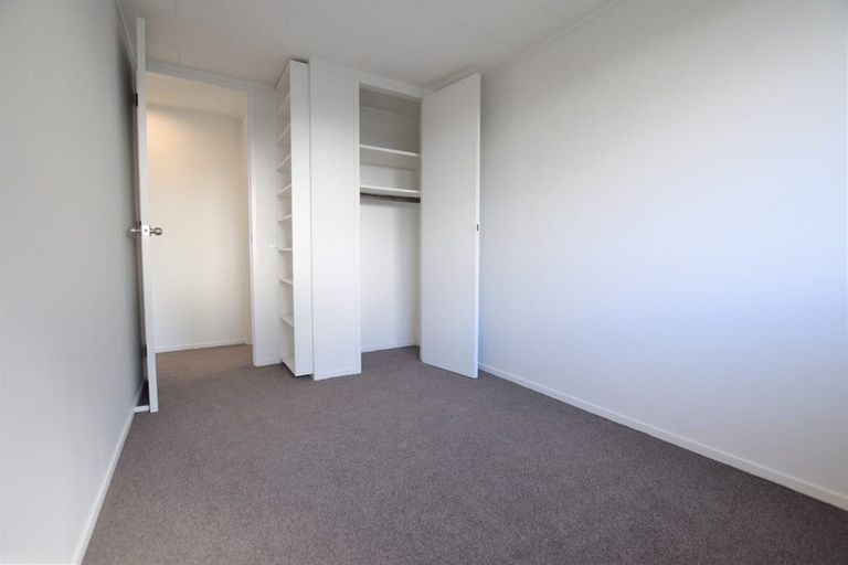 Photo of property in 15 Wakeling Avenue, Te Atatu South, Auckland, 0610