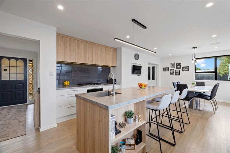 Photo of property in 443 Mairehau Road, Parklands, Christchurch, 8083