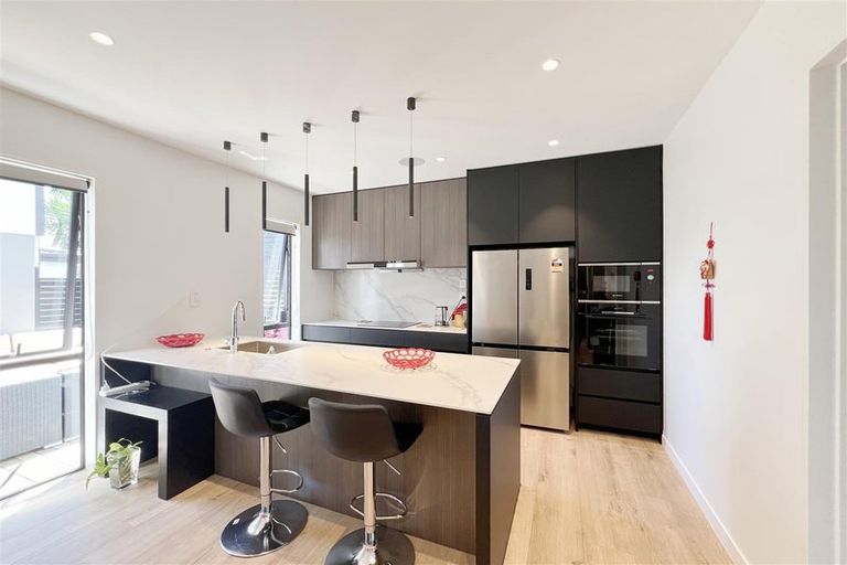 Photo of property in 81a Matipo Road, Mairangi Bay, Auckland, 0630