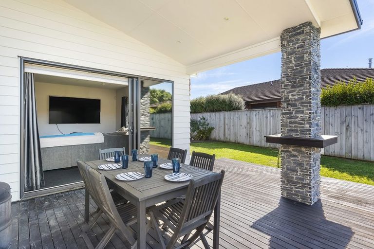 Photo of property in 69 Kotuku Drive, Paraparaumu Beach, Paraparaumu, 5032