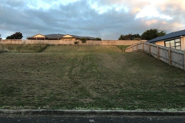 Photo of property in 22 La Lena Grove, Fitzherbert, Palmerston North, 4410