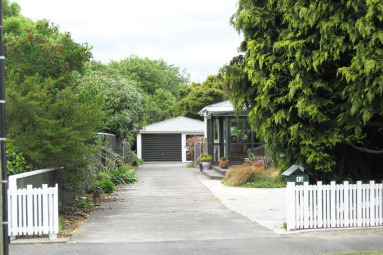 Photo of property in 12 Oakdale Street, Avonhead, Christchurch, 8042
